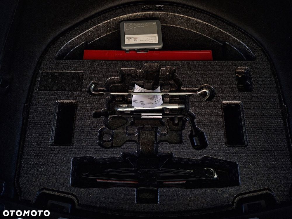 Toyota Corolla 2.0 Hybrid Comfort - 40