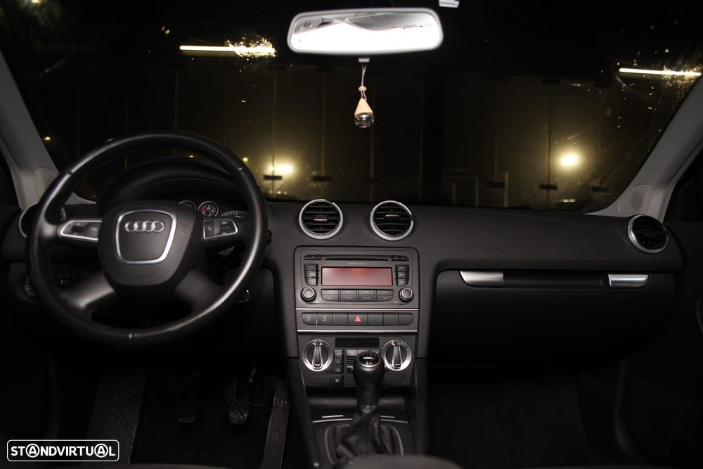 Audi A3 Sportback 1.6 TDI Attraction Special Edition - 13