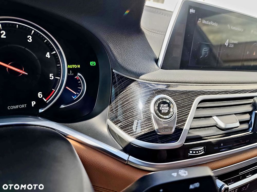 BMW Seria 7 740d xDrive - 38