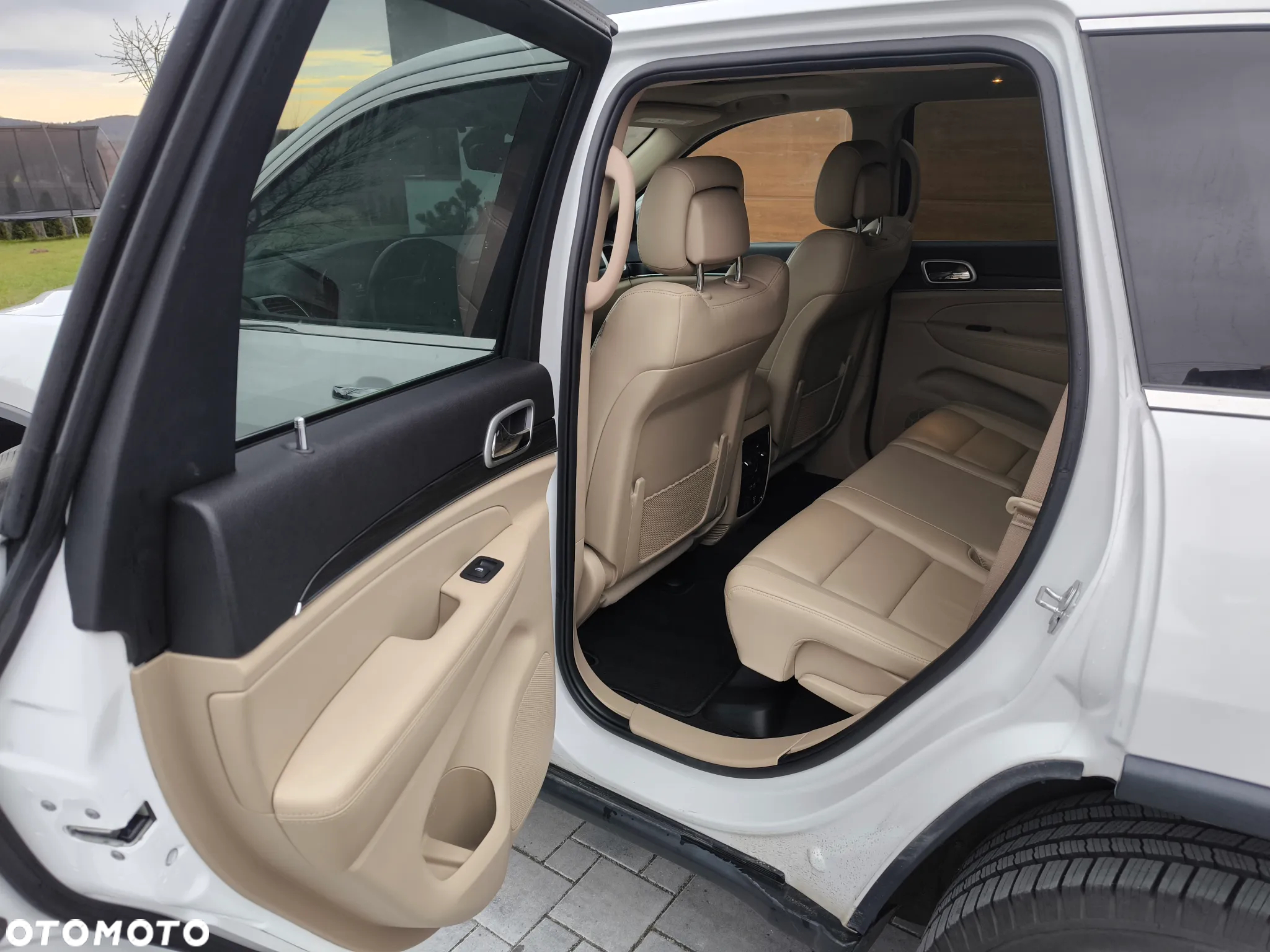 Jeep Grand Cherokee - 10