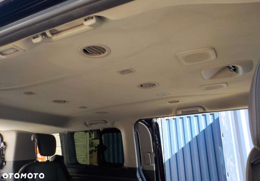 Ford Tourneo Custom - 27