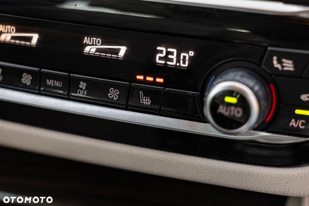 BMW Seria 5 518d mHEV Luxury Line - 36
