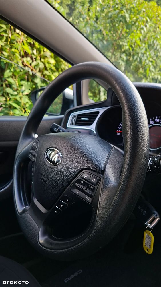 Kia Ceed 1.4 CVVT Attract - 22