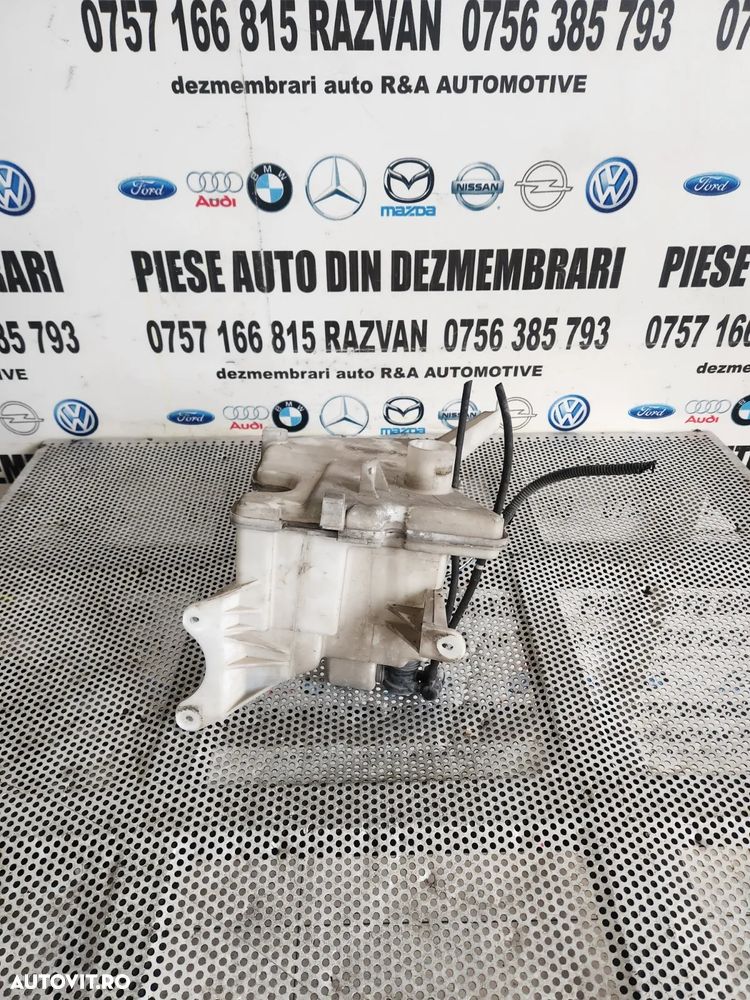 Bidonas Vas Lichid Parbriz Toyota Auris An 2013-2014-2015-2016-2017-2018 Dezmembrez Toyota Auris An - 1