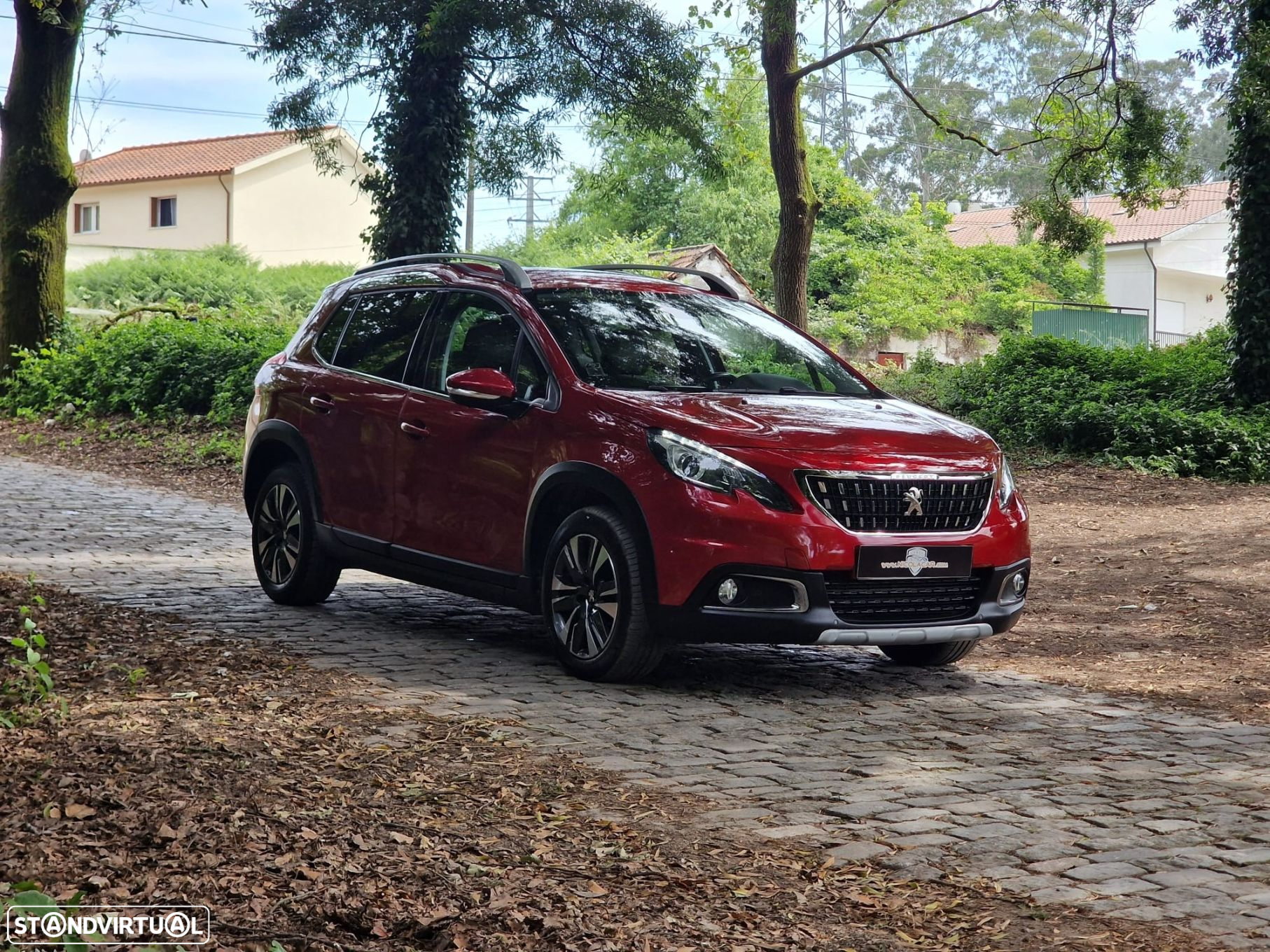 Peugeot 2008 1.2 PureTech Allure EAT6 - 27