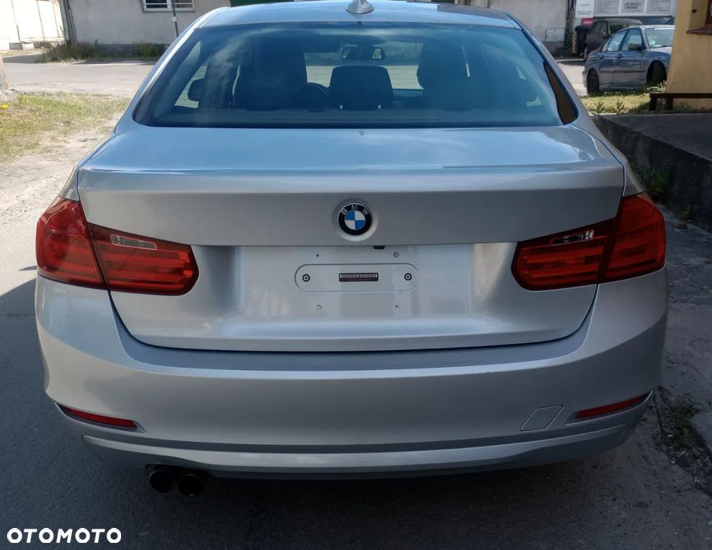 BMW Seria 3 328i xDrive - 6