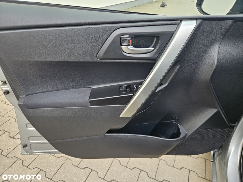 Toyota Auris 1.33 Dual-VVT-i Comfort - 28