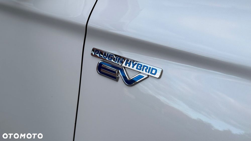 Mitsubishi Outlander 2.0 4WD Top - 7