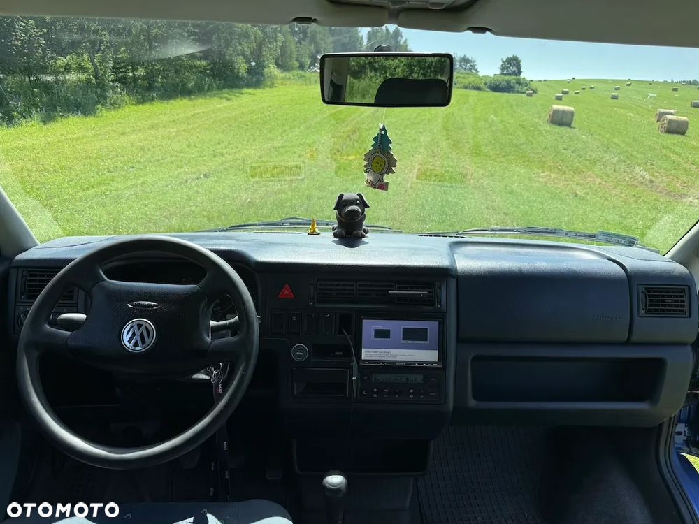 Volkswagen Caravelle - 4