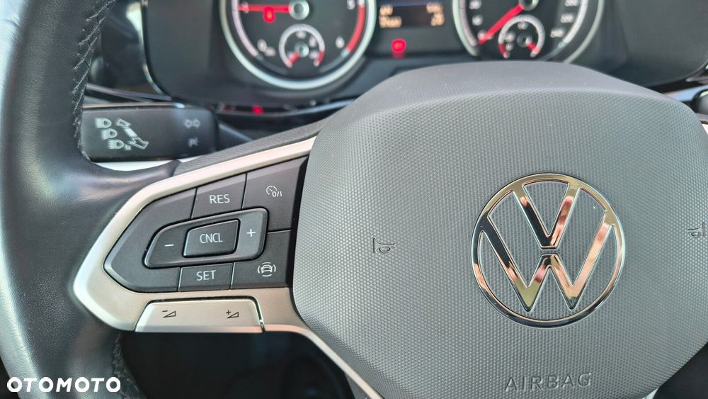 Volkswagen Multivan - 16