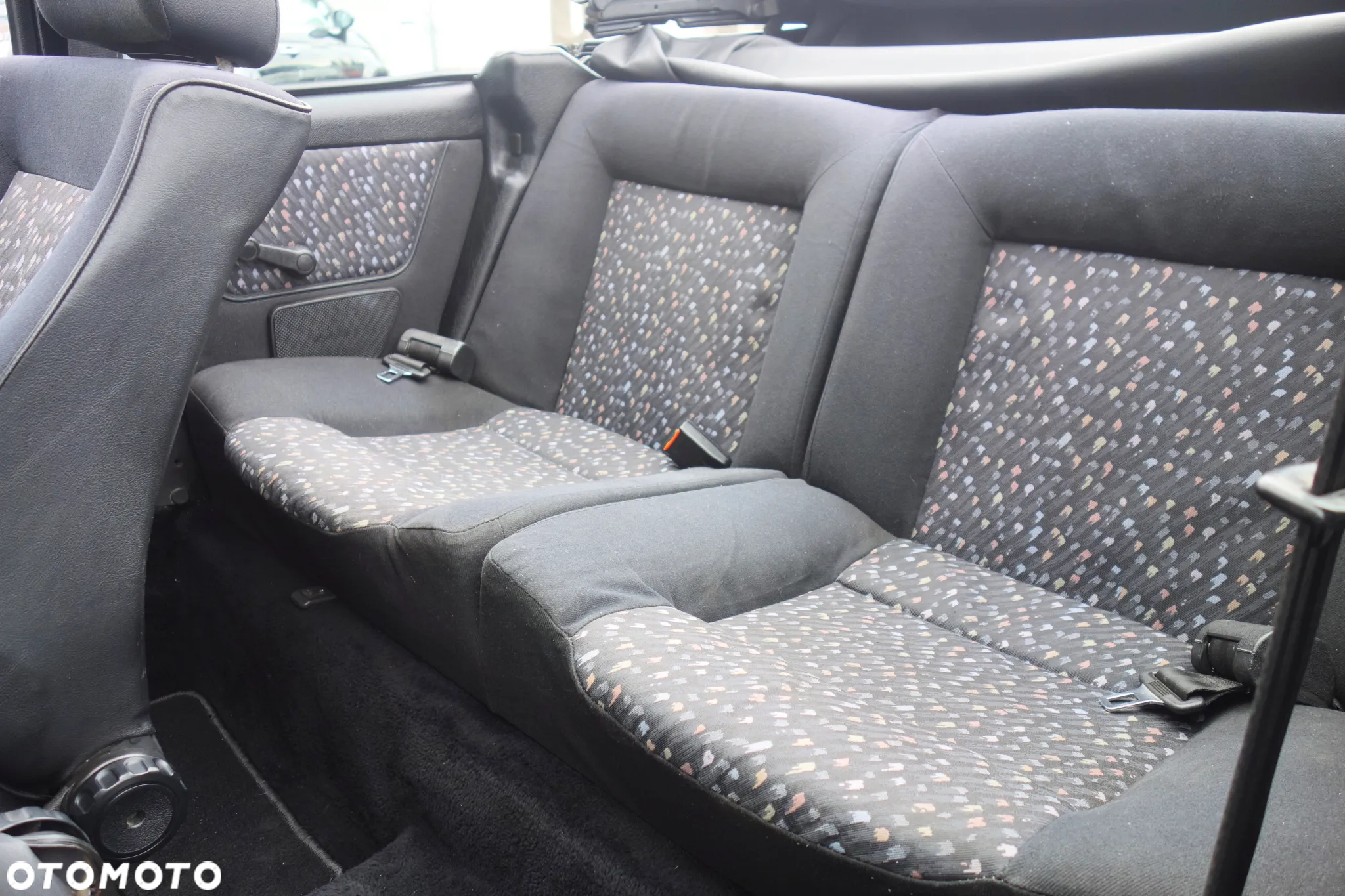 Volkswagen Golf Cabriolet 1.8 - 29