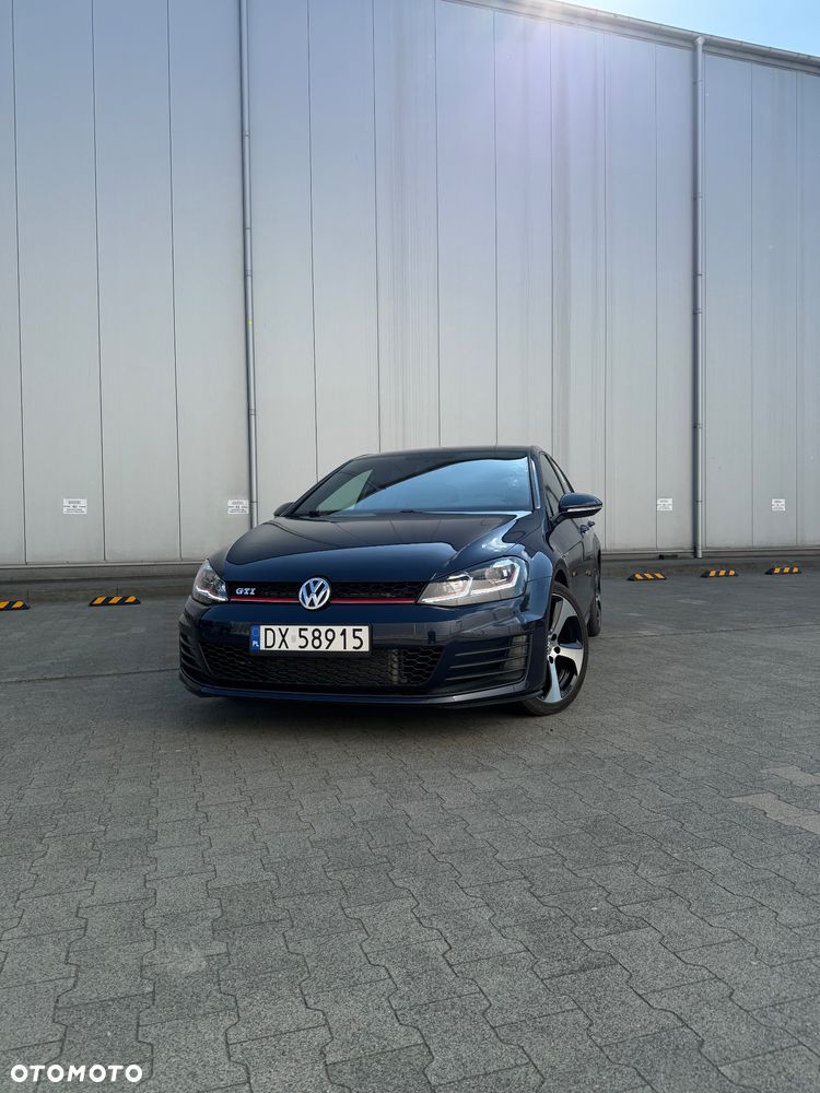 Volkswagen Golf - 17