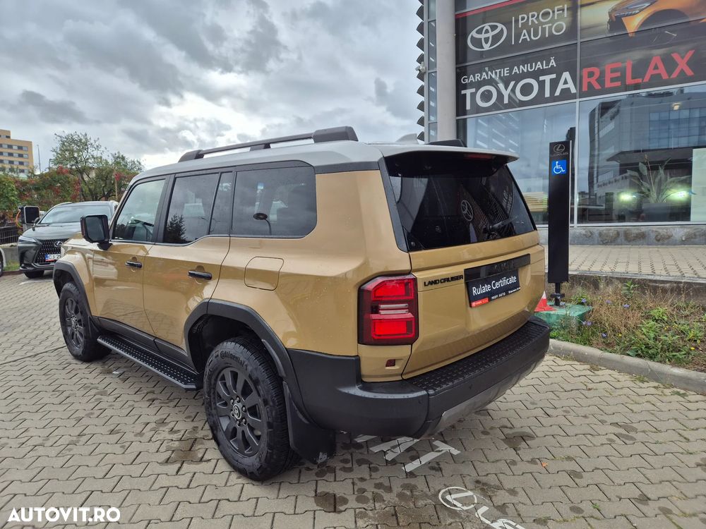 Toyota Land Cruiser - 7