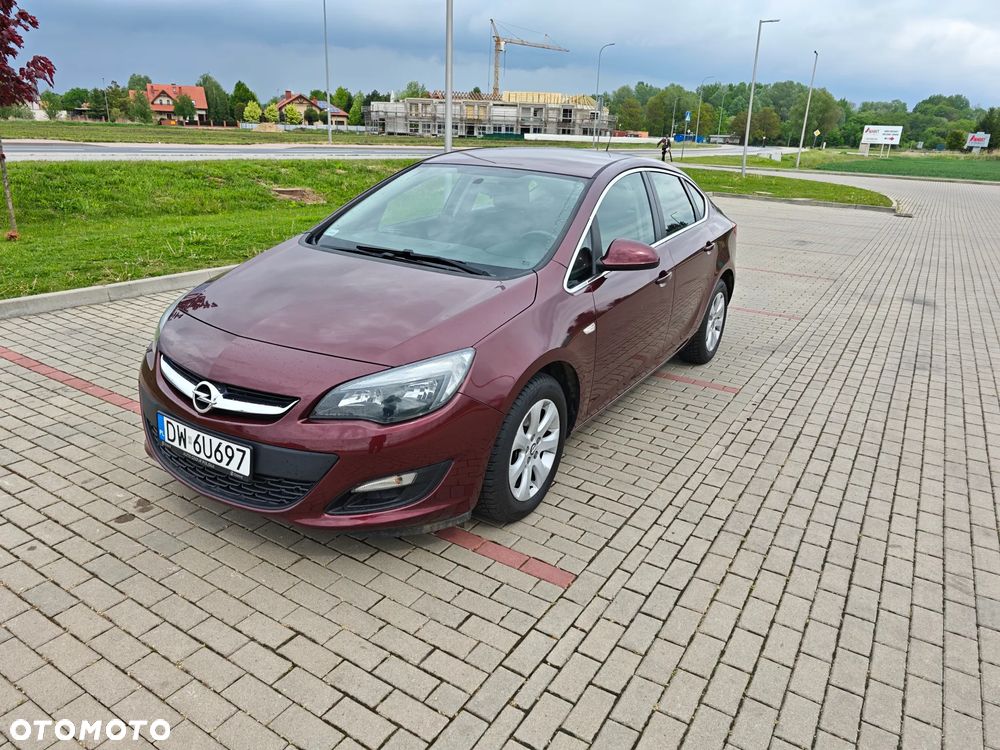 Opel Astra 1.6 Executive EU6