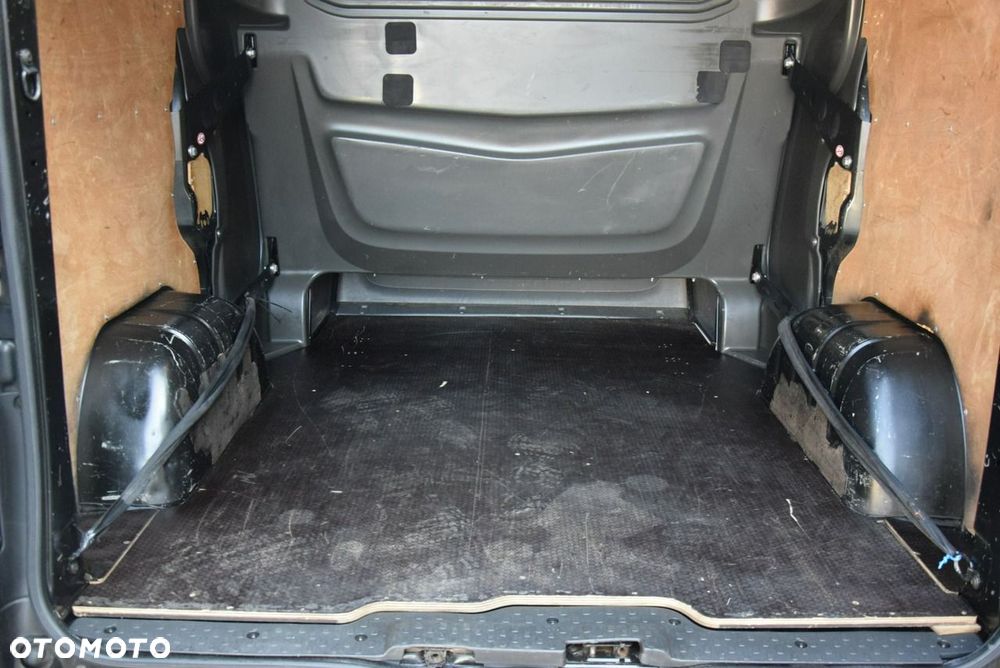 Opel Vivaro - 23