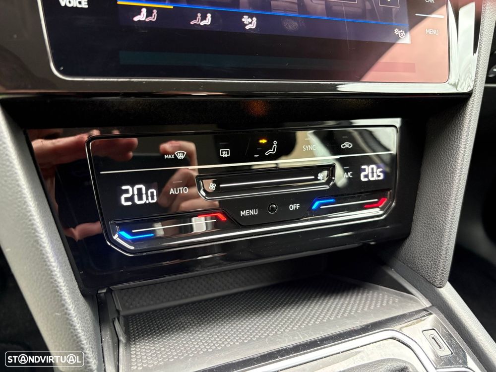 VW Passat Variant 2.0 TDi Elegance DSG - 55