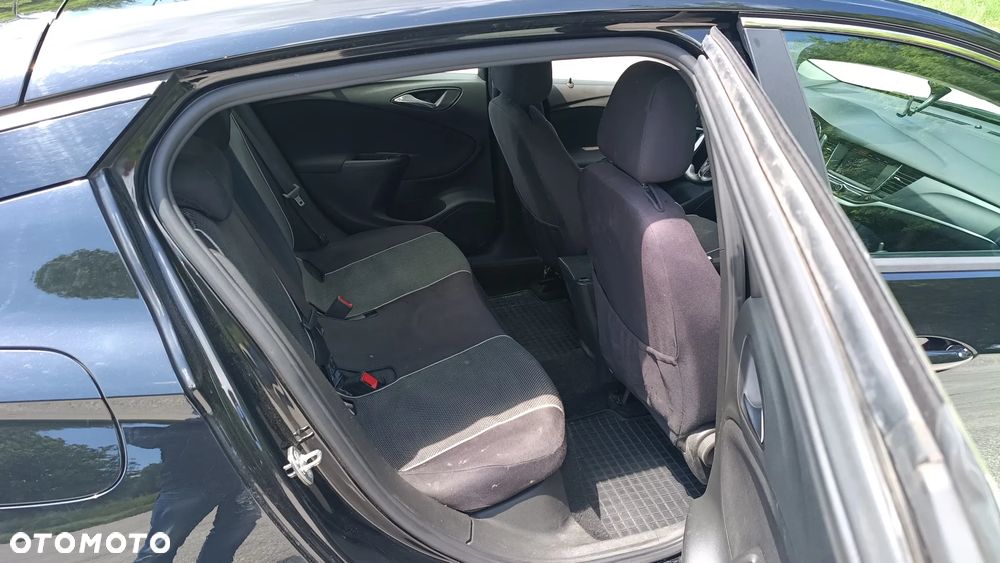 Opel Astra 1.2 T Edition S&S - 11