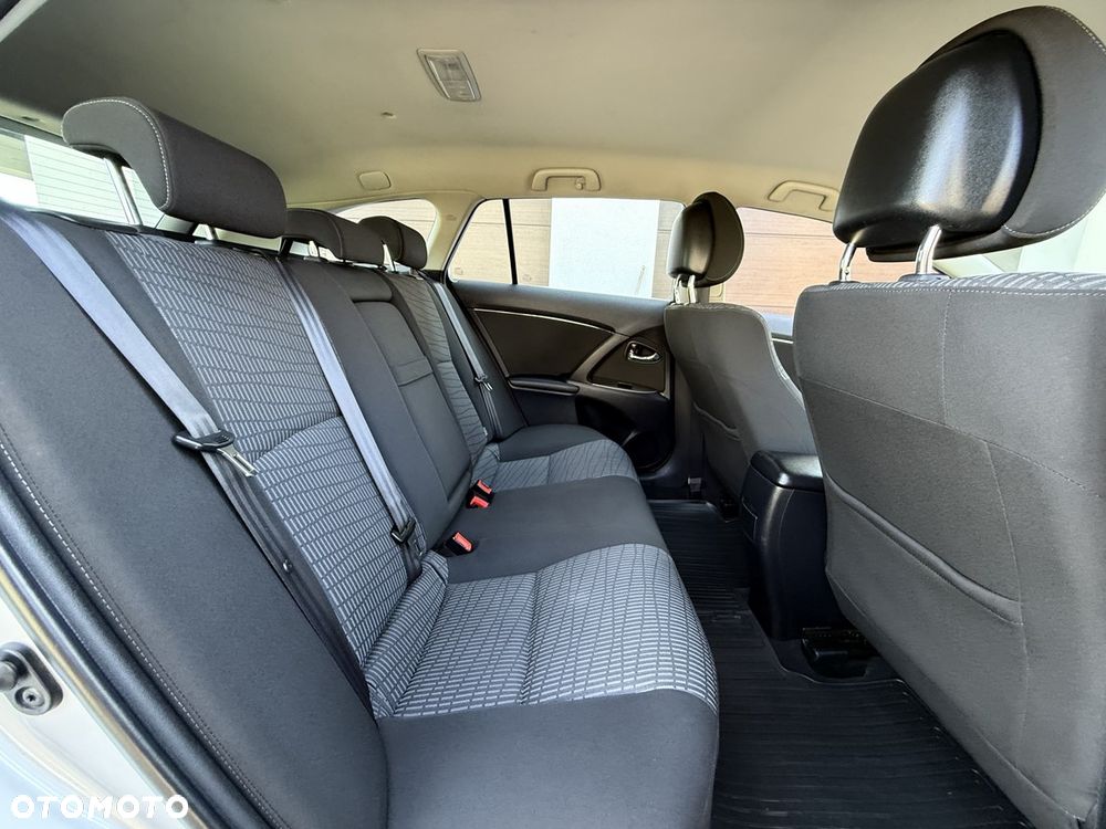 Toyota Avensis - 25