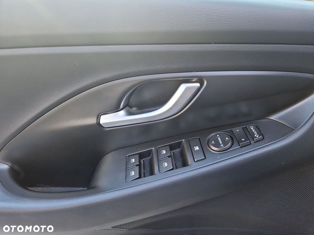 Hyundai i30 1.5 T-GDI 48V Smart - 10