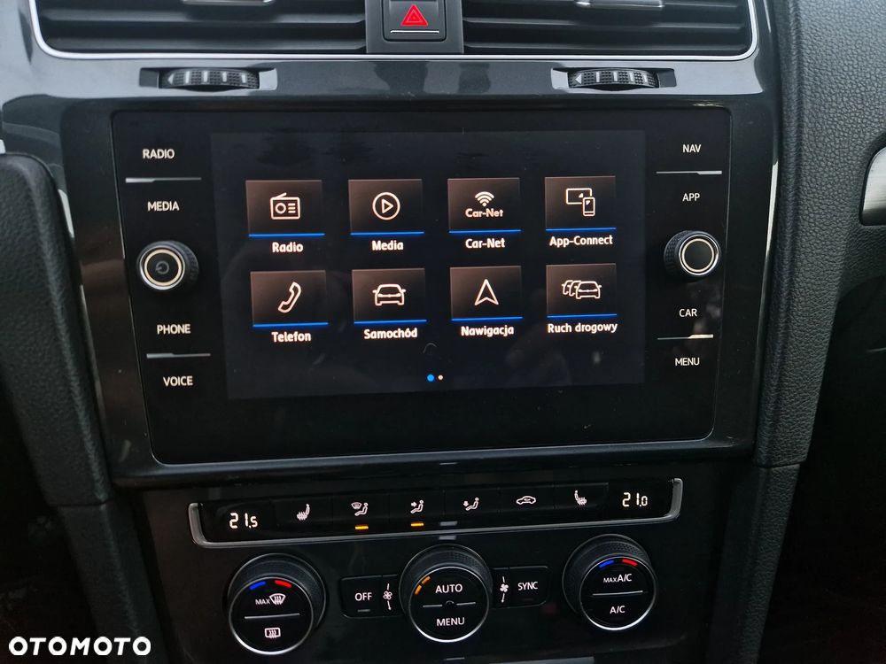 Volkswagen Golf - 34