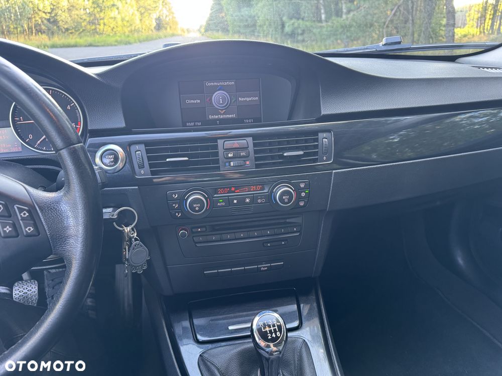 BMW Seria 3 320d - 12