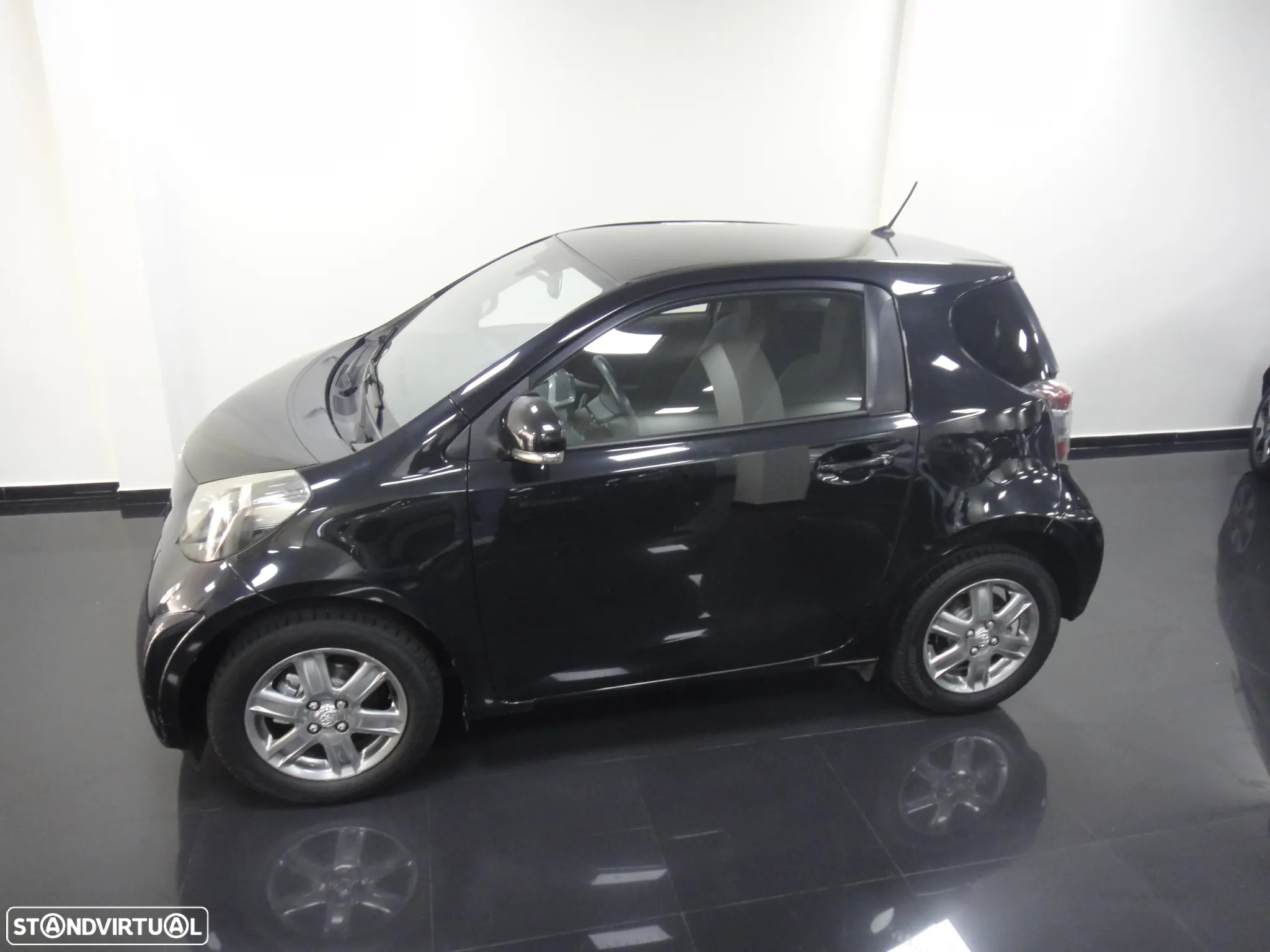 Toyota iQ 1.4 D-4D + - 6