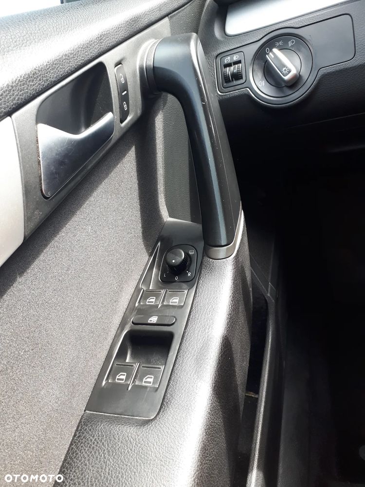 Volkswagen Passat Variant 2.0 Blue TDI SCR Trendline - 11
