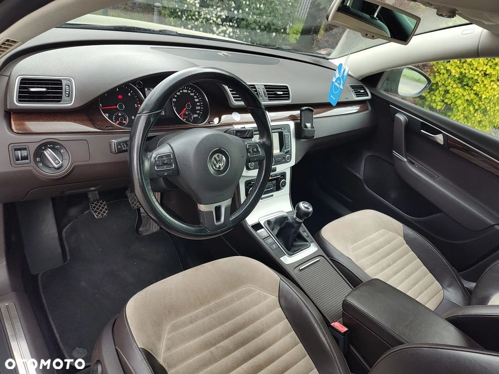Volkswagen Passat 2.0 Blue TDI SCR Highline - 7