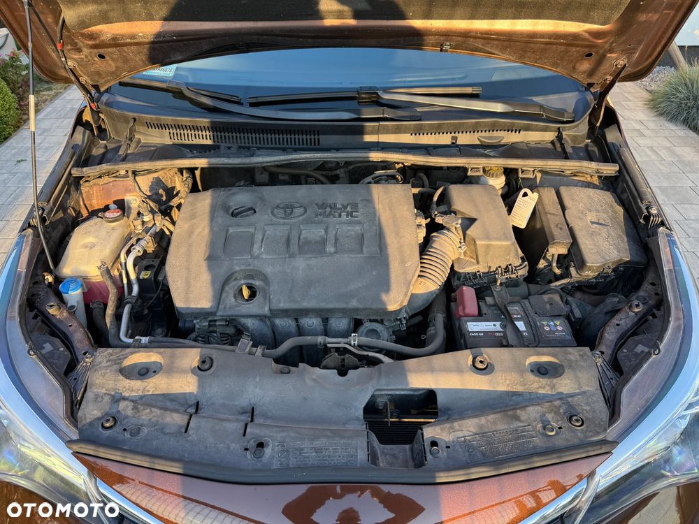 Toyota Avensis 1.8 Premium - 8