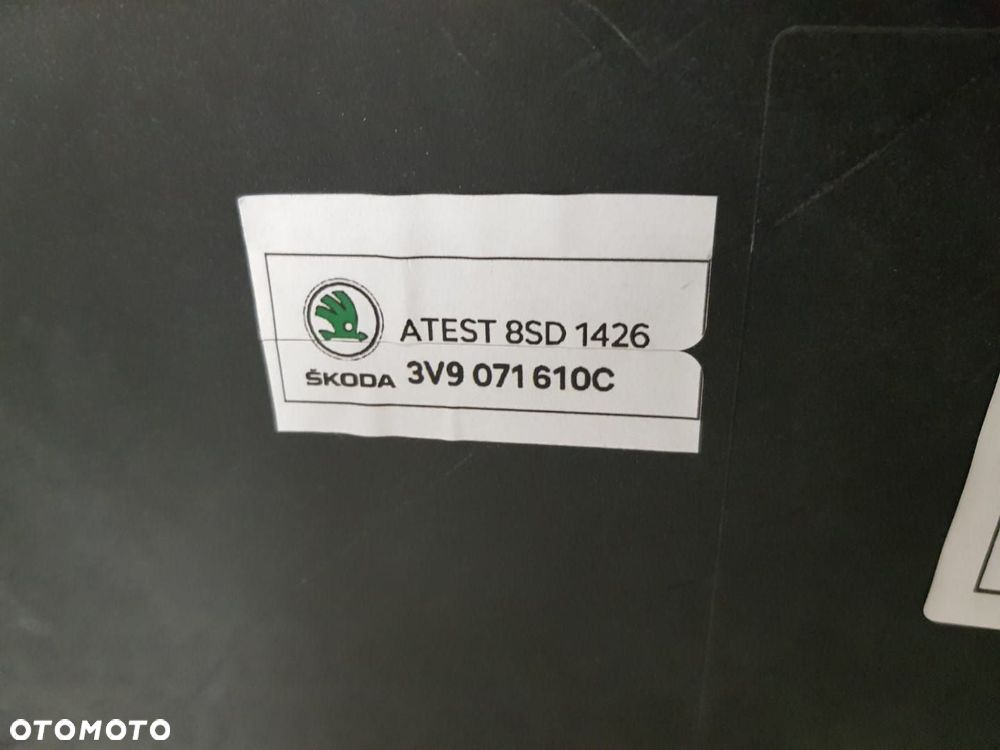 FABRYCZNIE NOWY ORYGINALNY ZDERZAK TYLNY TYŁ SKODA SUPERB SCOUT III 3 KOMBI 4xPDC BLACKMAGIC LF9R 15 - 9