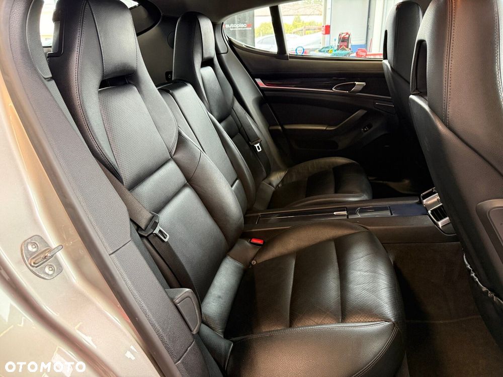 Porsche Panamera - 15