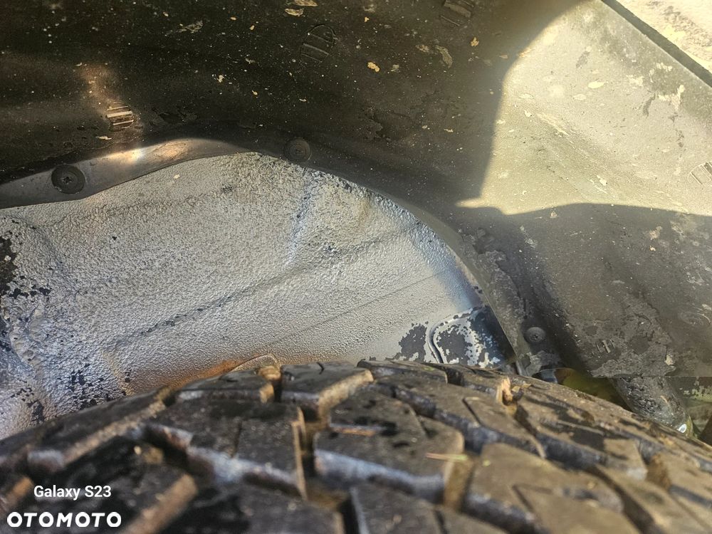 Mitsubishi Pajero - 11