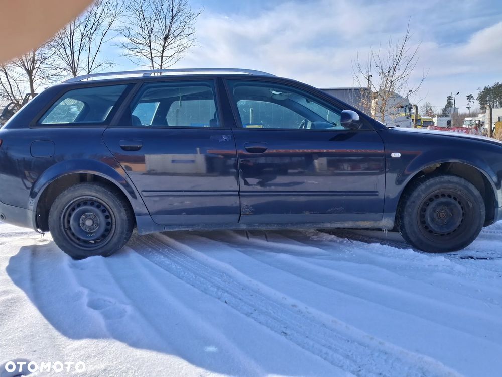 Audi A4 B6 Avant Kombi silnik 1.6 ALZ 8V 102 KM skrzynia biegów ENL drzwi klapa zderzak błotnik LY5K granatowy lampa zamek alternator rozrusznik wiązka przewód rura sterownik moduł zegary fis tempomat szyba lewarek boczek fotel niebieski panel mcperson zwrotnica belka sanki maglownica pompa mechanizm zamek zacisk kolektor lusterko tłumik wydech wykładzina tapicerka schowek głośnik wzmacniacz harman atrapa osłona listwa bagażnika małysz WSZYSTKIE CZĘŚCI NA CZĘŚCI - 2