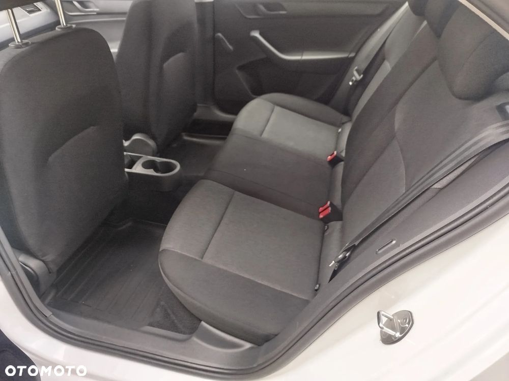 Skoda RAPID 1.2 TSI Ambition - 6
