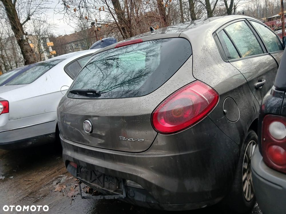 Fiat Bravo II Klapa bagażnika, zderzak tylny, lampy tylne lewa, prawa - 1