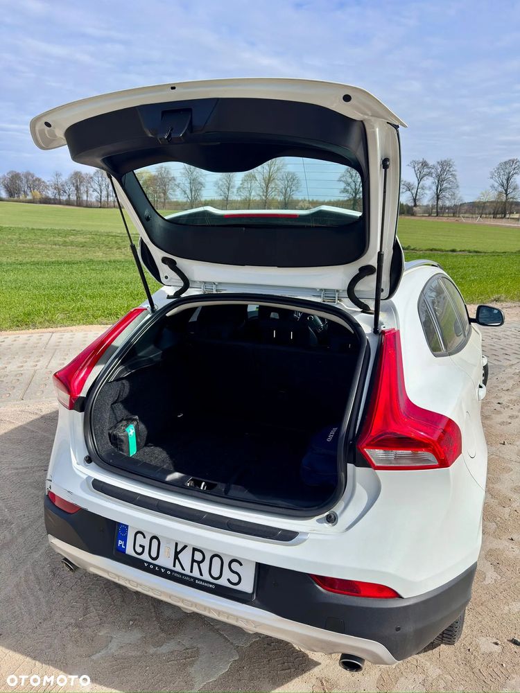 Volvo V40 Cross Country D3 Drive-E Momentum - 4