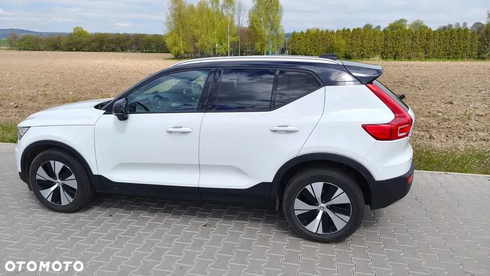 Volvo XC 40 T3 Momentum Pro - 2