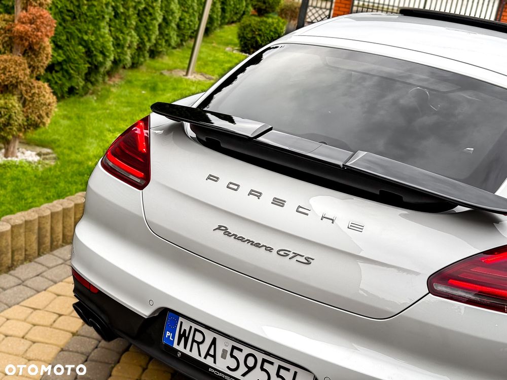 Porsche Panamera GTS PDK - 10