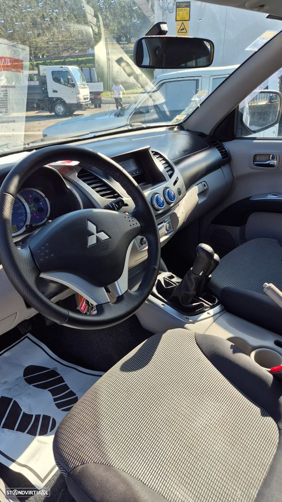 Mitsubishi L200 2.5 TD CD Dakar Full Box - 12