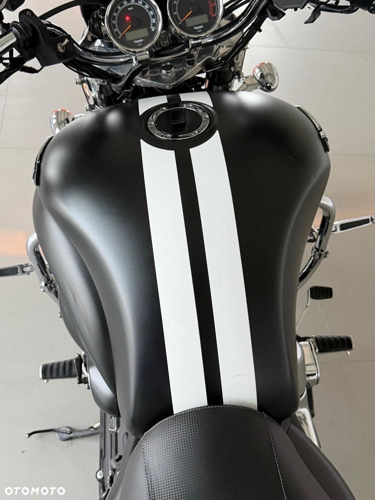 Triumph Rocket - 10