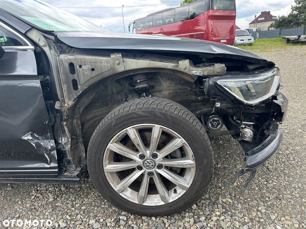 Volkswagen Passat - 24