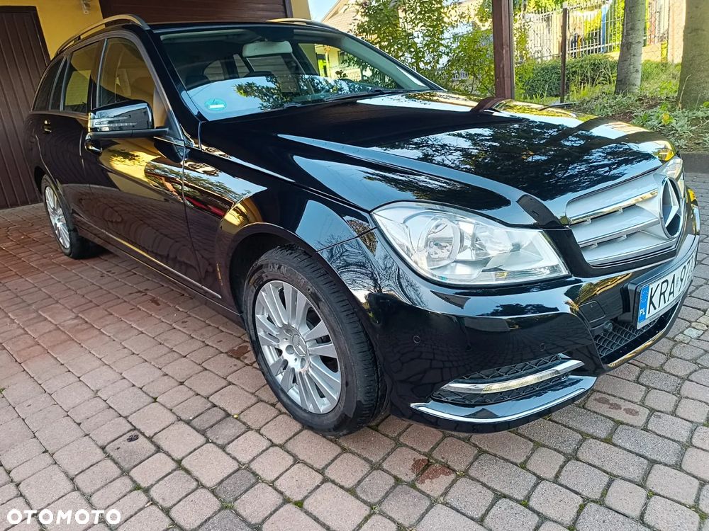 Mercedes-Benz Klasa C 180 CGI BlueEff Elegance - 18