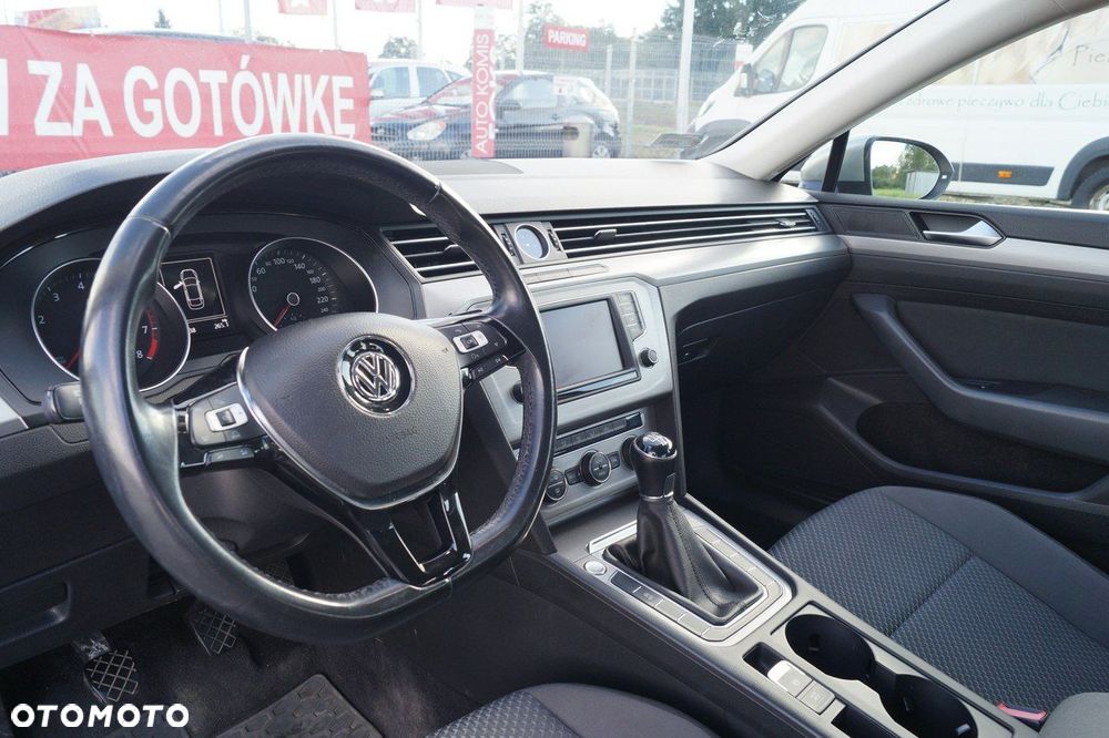 Volkswagen Passat - 14