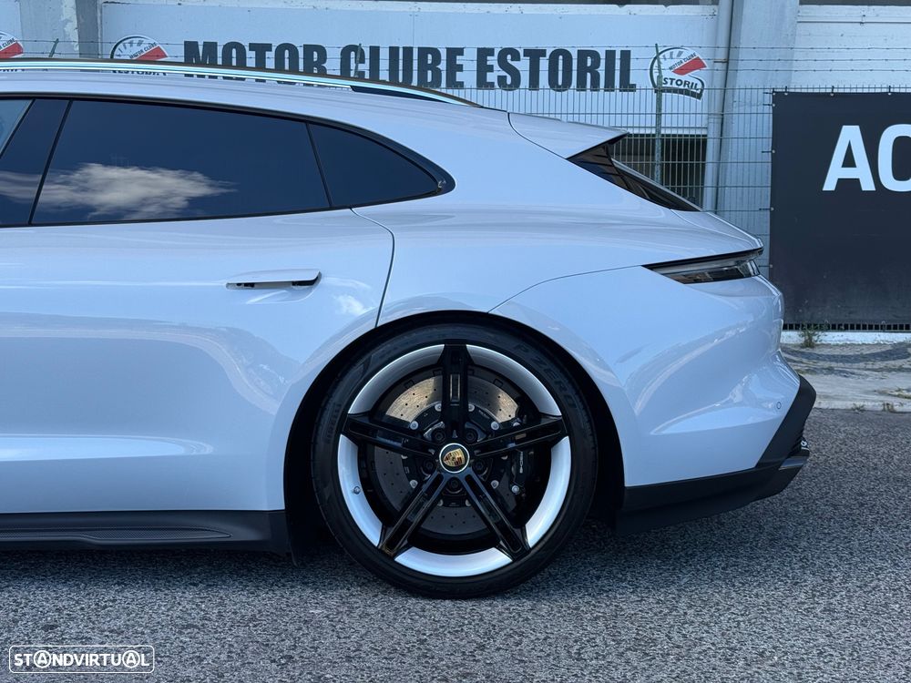 Porsche Taycan Sport Turismo Turbo S - 17