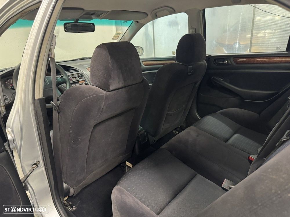 Honda Accord 1.6 LS - 22