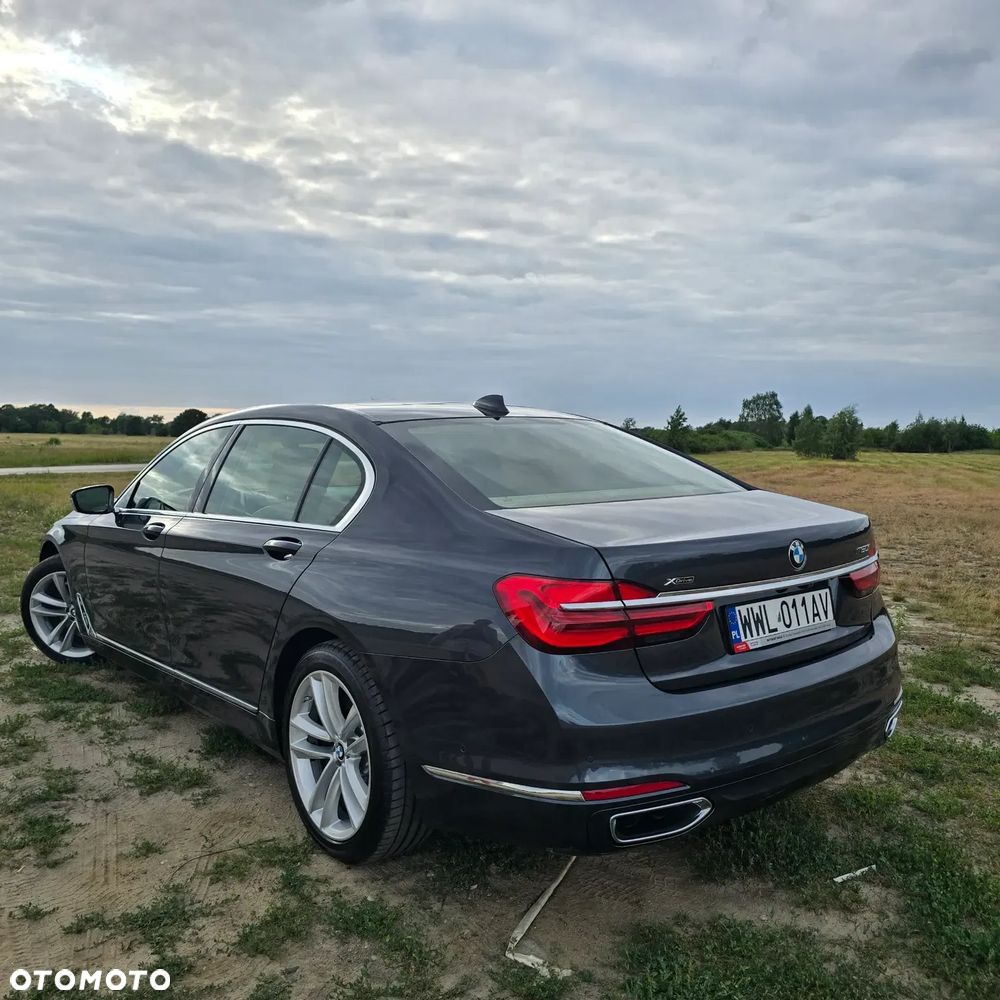 BMW Seria 7 750Li Edition Exclusive - 12