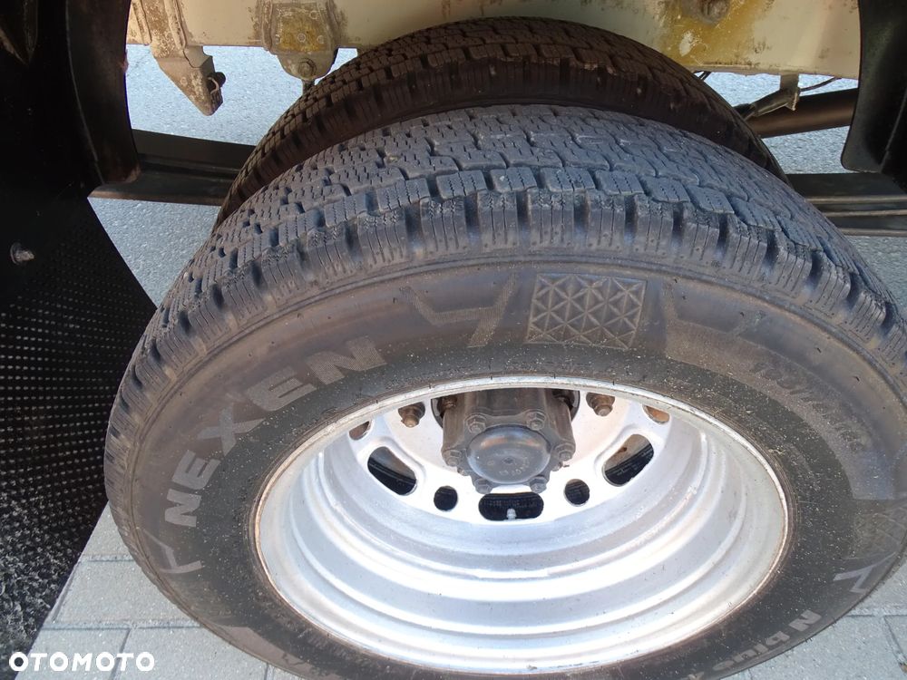 Volkswagen CRAFTER 2,5 TDI -136 KM -klimatyzacja ,skrzyniowy, blizniaki , 73.000 tkm  super stan ! - 4