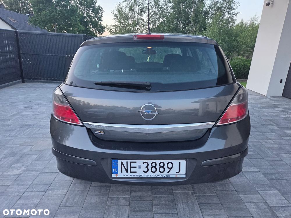 Opel Astra 1.6 Automatik Design Edition - 9