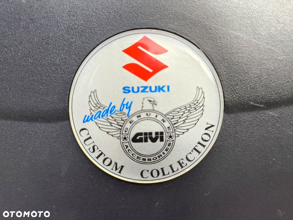 Suzuki Intruder - 12