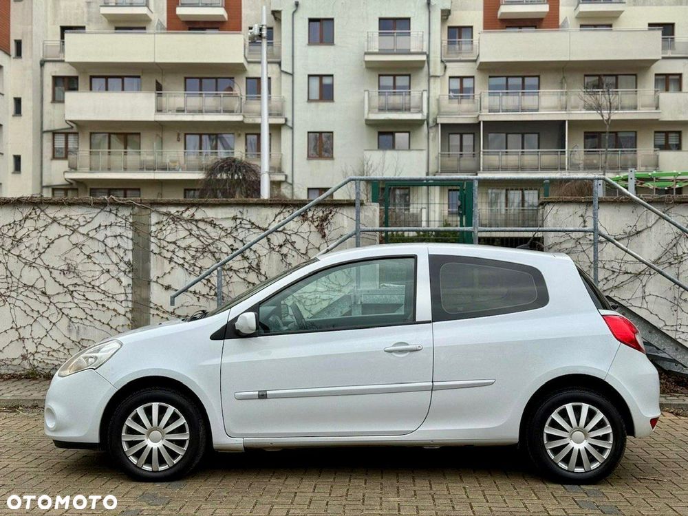 Renault Clio 1.5 dCi Authentique - 11